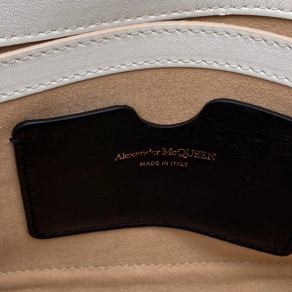 Alexander McQueen The Story Whipstitch Leather Bag - Picture 11 of 16